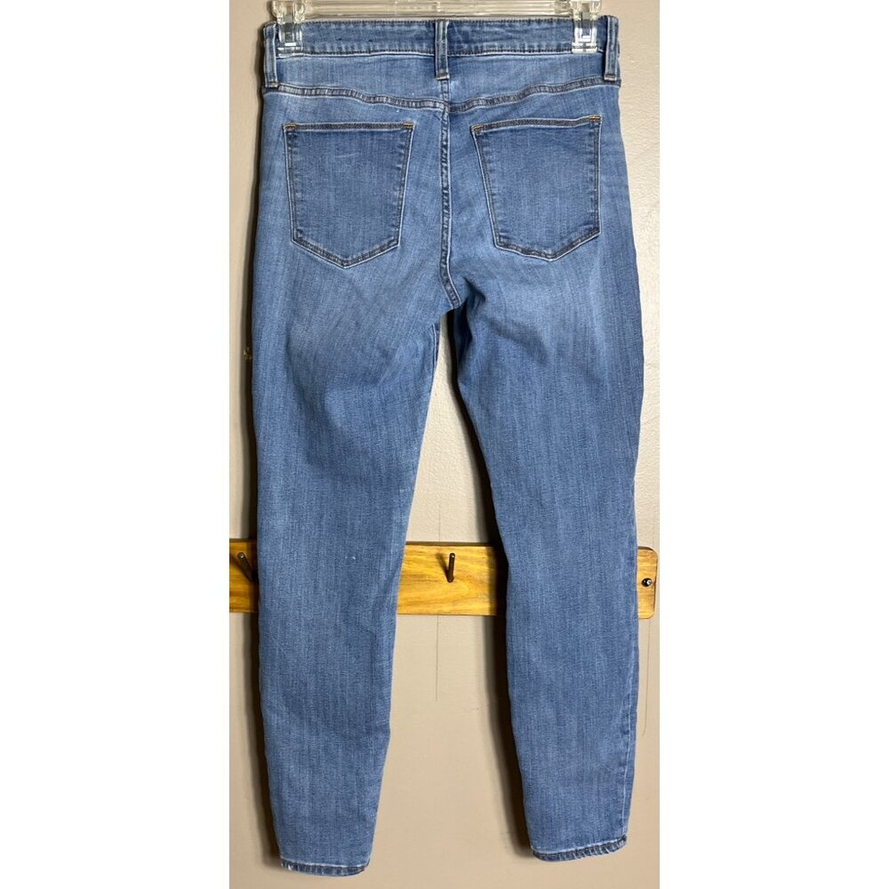 Gap Curvy Jeans Medium Wash Blue Higher Rise Booty Stretch Versatile Women 28R - Picture 3 of 11